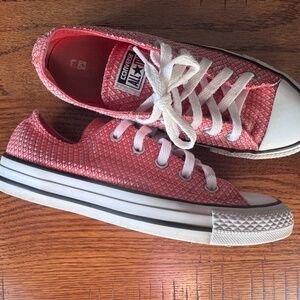 Converse Chuck Taylor All Star Low Top Red Geometric Print Women’s 6